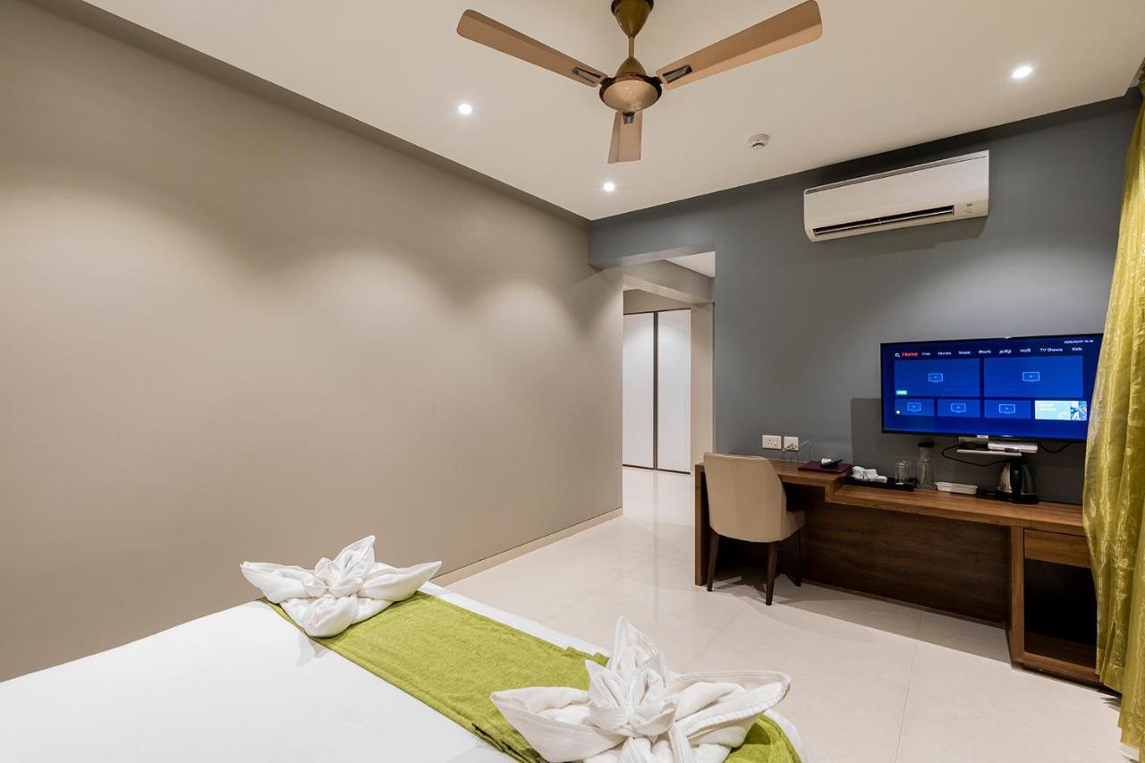 Hotel Seven Oaks Navi Mumbai Exterior foto
