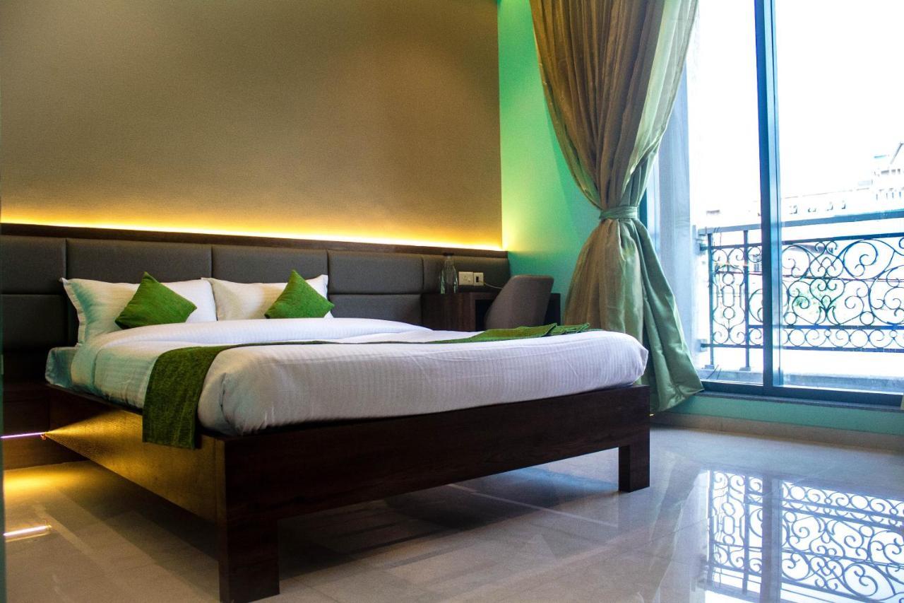 Hotel Seven Oaks Navi Mumbai Exterior foto